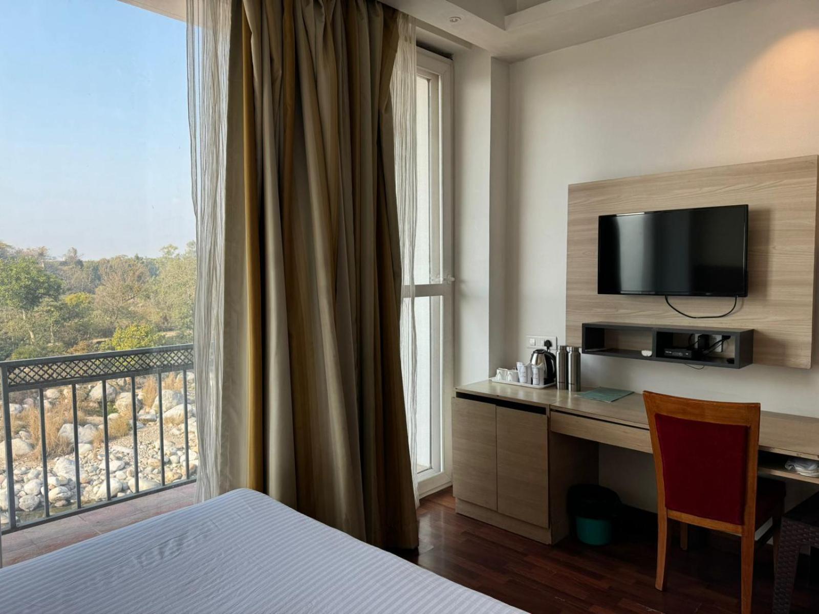 Hotel River Retreat Kangra Esterno foto